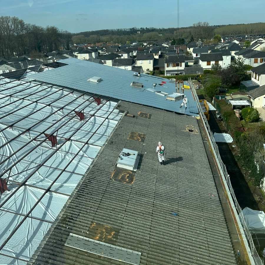 Rénovation de couverture fibrociment à Nazelles-Négron (Indre-et-Loire) – Chantier Basic Fit