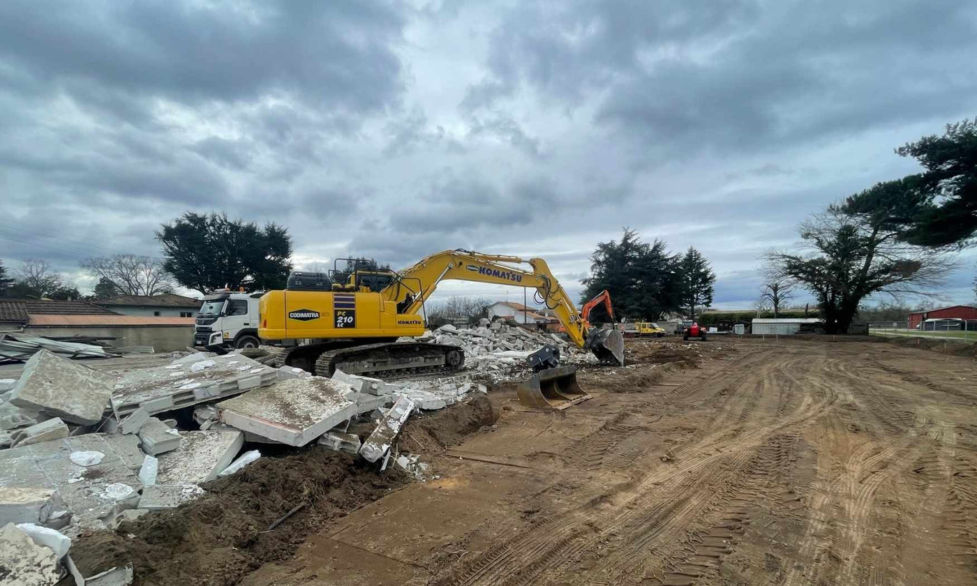 Travaux de déconstruction de bâtiment réalisés en Gironde près de Bordeaux